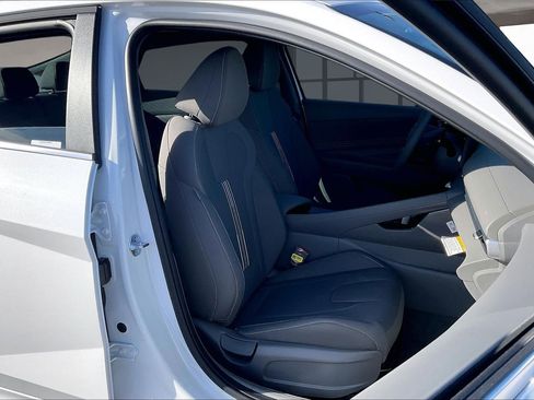 New 2026 Hyundai Elantra SEL Sport Premium FWD image 11