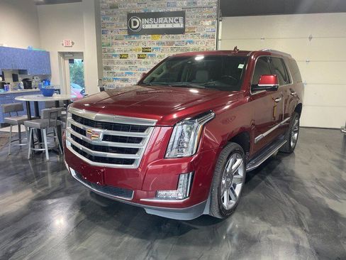 Used 2019 Cadillac Escalade Premium Luxury AWD/4WD image 5