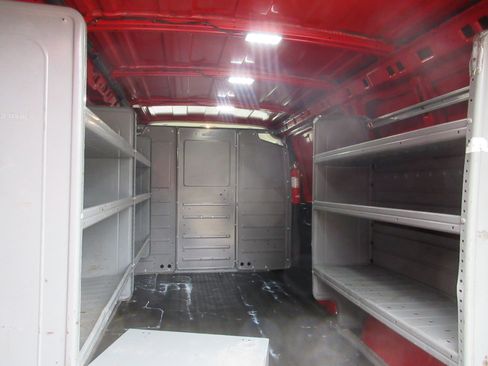 Used 2019 GMC Savana 3500 w/ Driver Convenience Package image 14