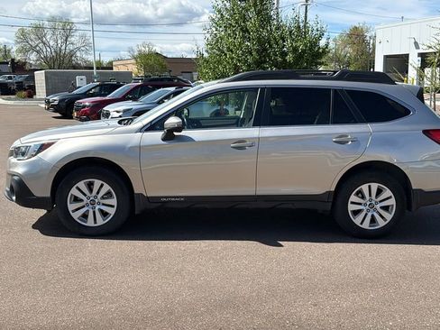 Used 2018 Subaru Outback 2.5i Premium AWD/4WD image 8