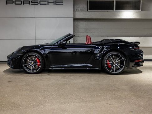 Used 2021 Porsche 911 Turbo image 2