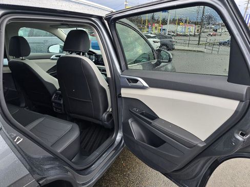 New 2026 Volkswagen Taos SE image 40