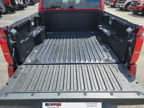 Used 2025 Toyota Tacoma SR5 AWD/4WD image 7