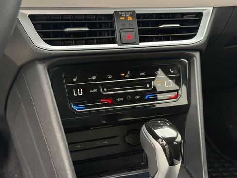 New 2025 Volkswagen Taos SE image 20