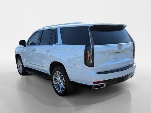 Used 2024 Cadillac Escalade Premium Luxury AWD/4WD image 3