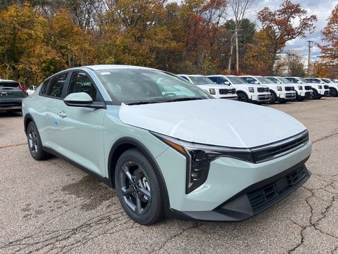 New 2025 Kia K4 LXS image 5