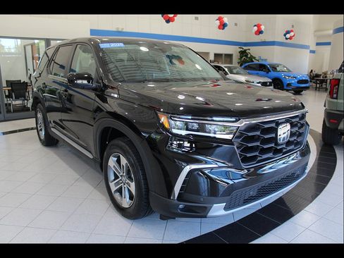 Certified 2025 Honda Pilot EX-L image 3