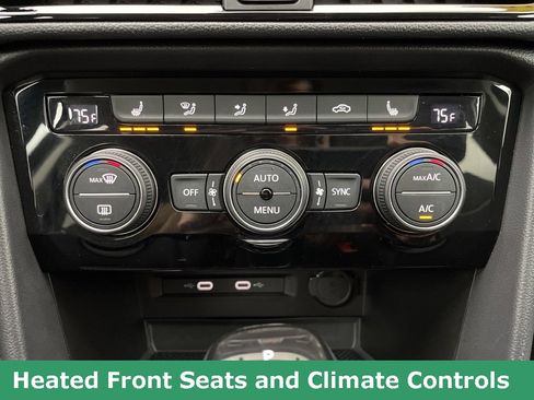 Used 2024 Volkswagen Taos SE image 35