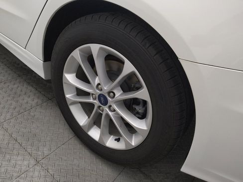 Used 2019 Ford Fusion SE FWD image 31