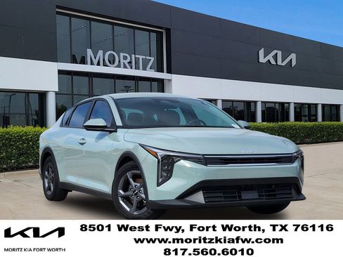 New 2025 Kia K4 LXS image 1