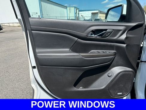 Used 2021 GMC Acadia SLT w/ LPO, Black Accent Package image 22