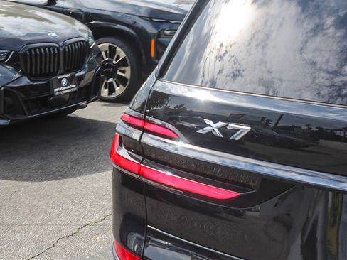Used 2024 BMW X7 xDrive40i w/ M Sport Package AWD/4WD image 7