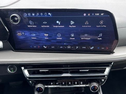 Used 2024 Chevrolet Traverse LT image 17