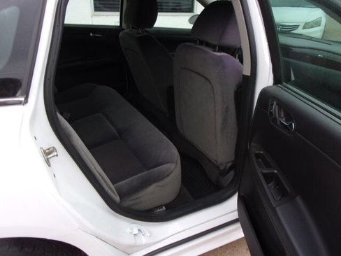 Used 2016 Chevrolet Impala LT image 18