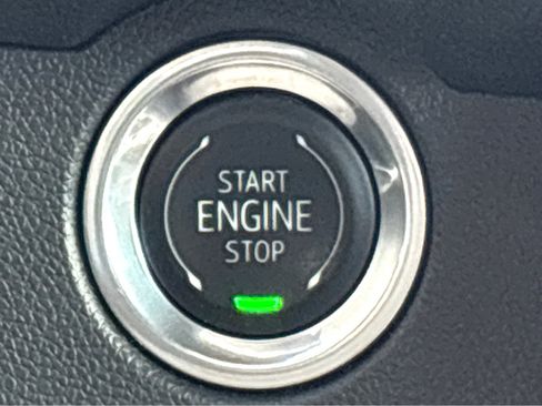 Used 2024 Chevrolet Traverse LS image 4