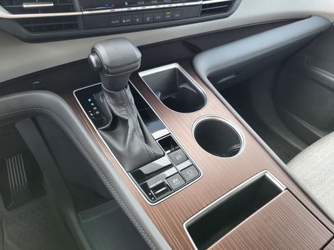 Used 2022 Toyota Sienna LE image 21