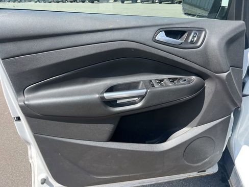 Used 2015 Ford Escape SE image 16