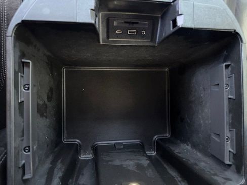 Used 2020 Chevrolet Silverado 1500 LT Trail Boss w/ Midnight Edition image 33