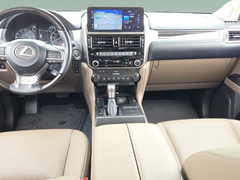 Used 2023 Lexus GX 460 Luxury w/ Accessory Package AWD/4WD image 12