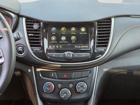 Used 2018 Chevrolet Trax LT w/ Sun & Sound Package FWD image 26