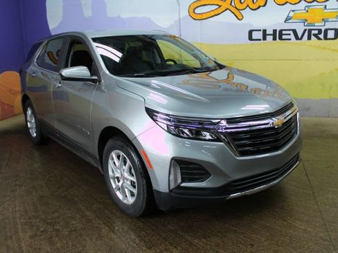 Used 2023 Chevrolet Equinox LT image 3