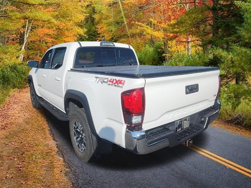 Used 2018 Toyota Tacoma TRD Off-Road AWD/4WD image 6