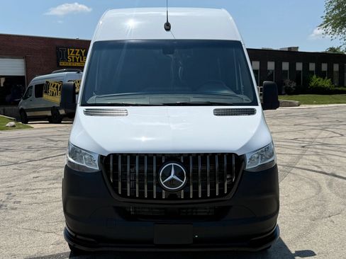 Used 2023 Mercedes-Benz Sprinter 2500 image 2