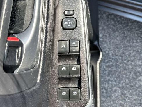 Used 2017 Toyota Camry SE FWD image 13