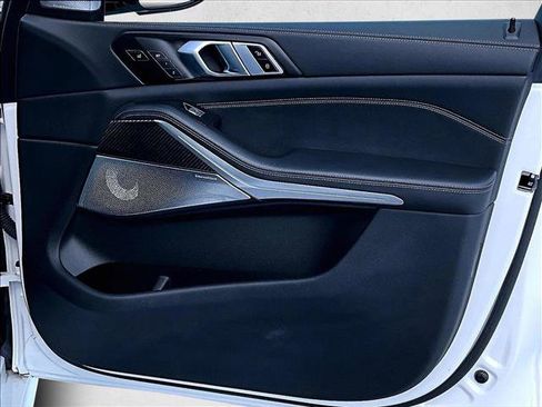 Used 2025 BMW X7 M60i w/ Executive Package image 19