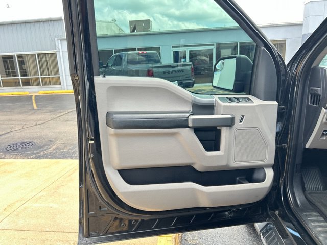Used 2016 Ford F150 XLT w/ Equipment Group 302A Luxury AWD/4WD image 26