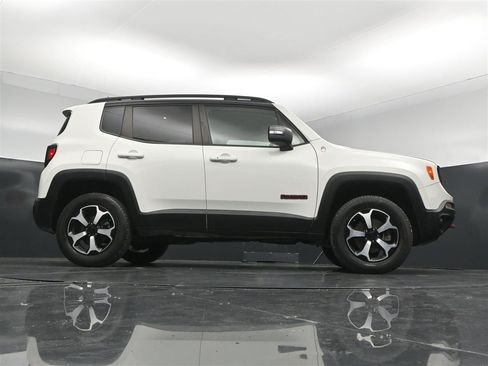 Used 2019 Jeep Renegade Trailhawk w/ Cold Weather Group II AWD/4WD image 30