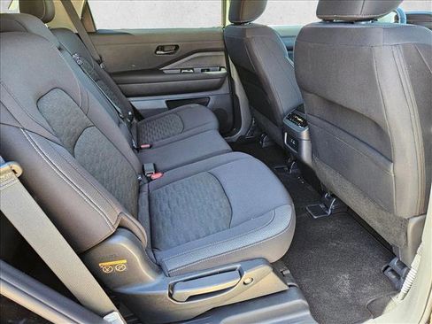 Used 2025 Nissan Pathfinder SV AWD/4WD image 20