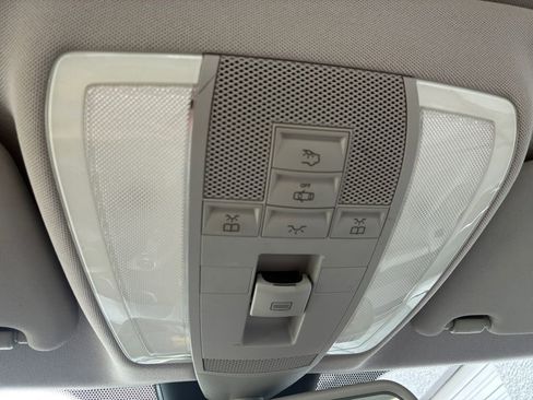 Used 2010 Mercedes-Benz C 300 Sedan image 9