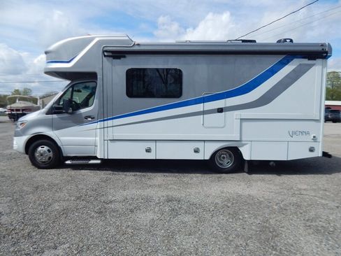 Used 2020 Mercedes-Benz Sprinter 3500 image 12