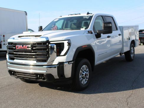 New 2025 GMC Sierra 2500 Pro w/ Convenience Package AWD/4WD image 2