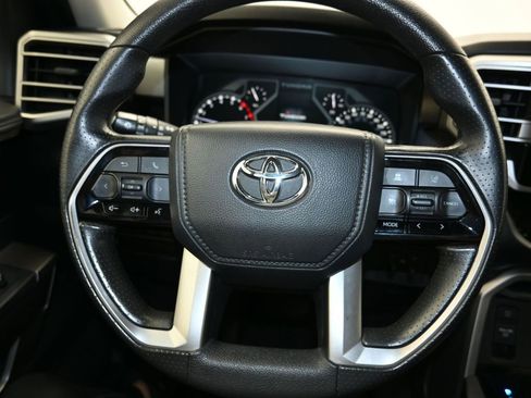 Used 2022 Toyota Tundra SR5 w/ Convenience Package image 14