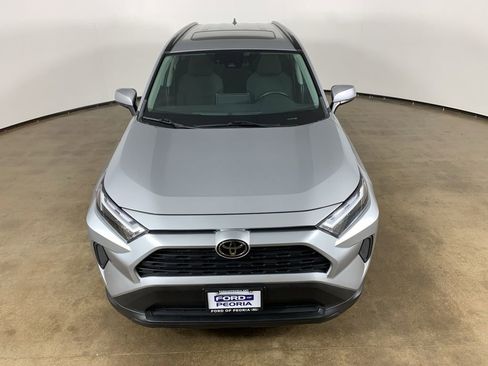 Used 2022 Toyota RAV4 XLE w/ Convenience Package AWD/4WD image 4