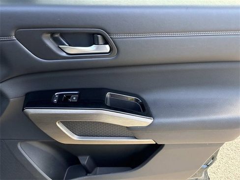 Used 2024 Nissan Pathfinder Platinum image 23