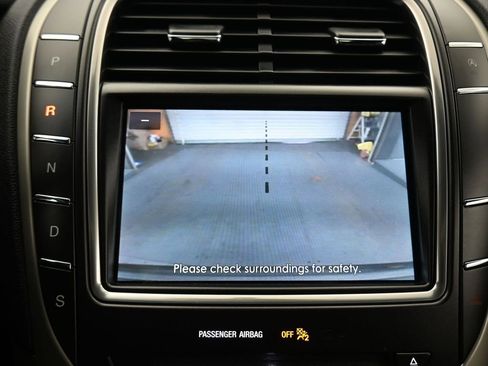 Used 2019 Lincoln Nautilus Select image 20