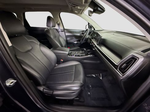 Used 2024 Kia Sorento S w/ Panoramic Sunroof Package image 29