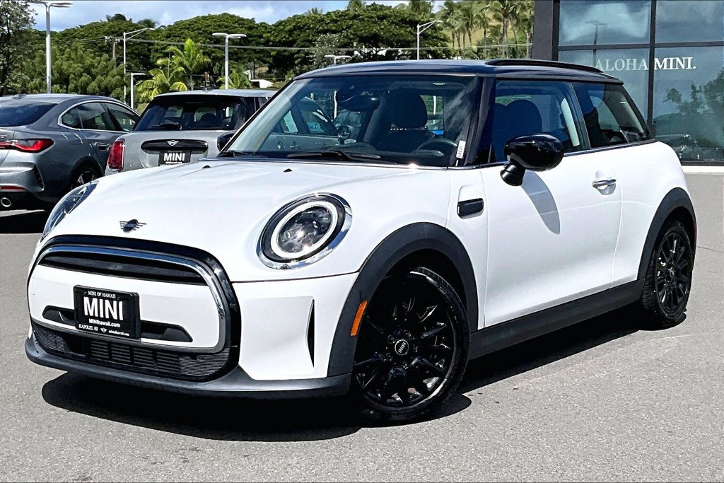 Used 2024 MINI Cooper 2-Door Hardtop FWD image 2