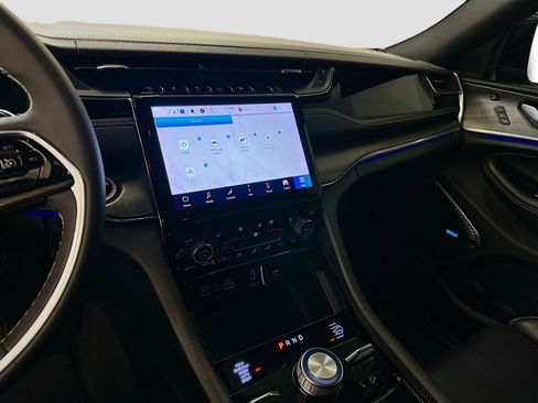 Used 2023 Jeep Grand Cherokee Overland w/ Luxury Tech Group IV image 25