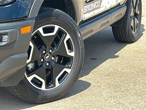 Used 2023 Ford Bronco Sport Outer Banks w/ Tech Package AWD/4WD image 3