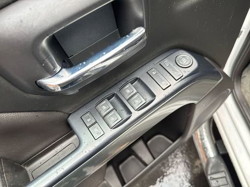 Used 2018 Chevrolet Silverado 1500 LT w/ All Star Edition image 18