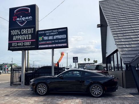 Used 2025 Ford Mustang Premium RWD image 23