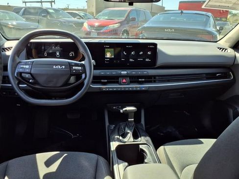 Used 2025 Kia K4 FWD image 10