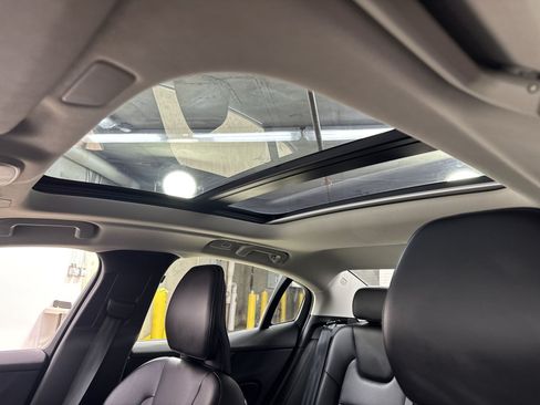 Used 2024 Volvo S60 B5 Core FWD image 36