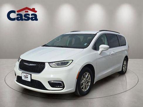 Used 2022 Chrysler Pacifica Touring-L FWD image 1