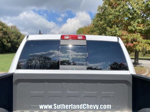 Used 2022 RAM 1500 Classic SLT w/ Electronics Group image 14