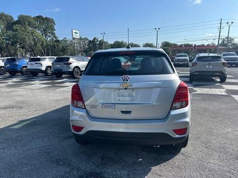 Used 2017 Chevrolet Trax LS FWD image 4